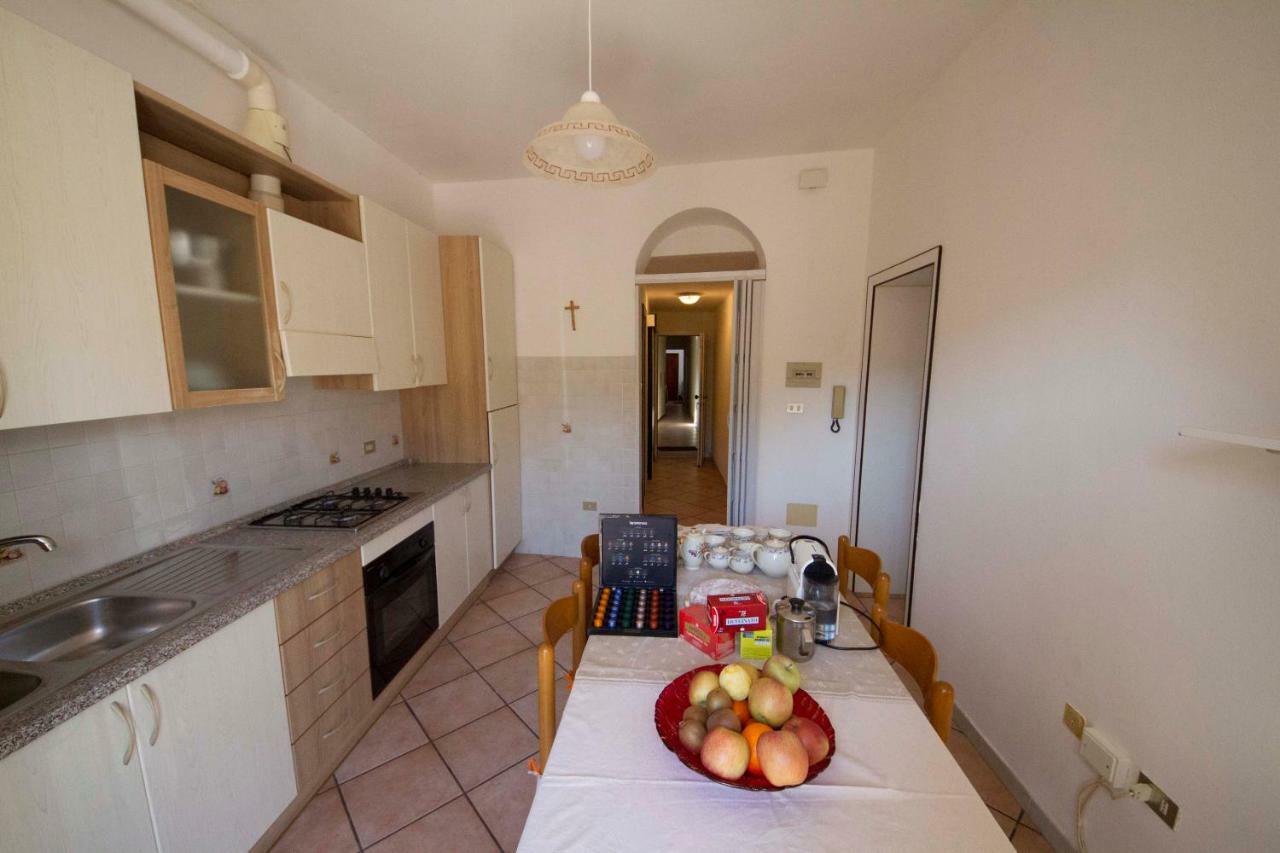 Bed&Breakfast Porta Santi Cesena Bagian luar foto